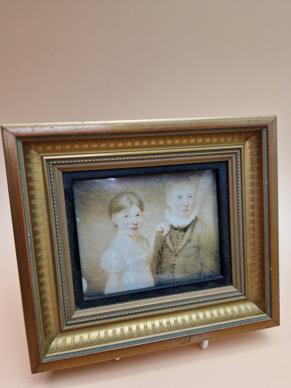A SMALL COLLECTION OF MINIATURE PORTRAITS COMPRISING A 19TH CENTURY WATERCOLOUR PORTRAIT OF - Image 4 of 6