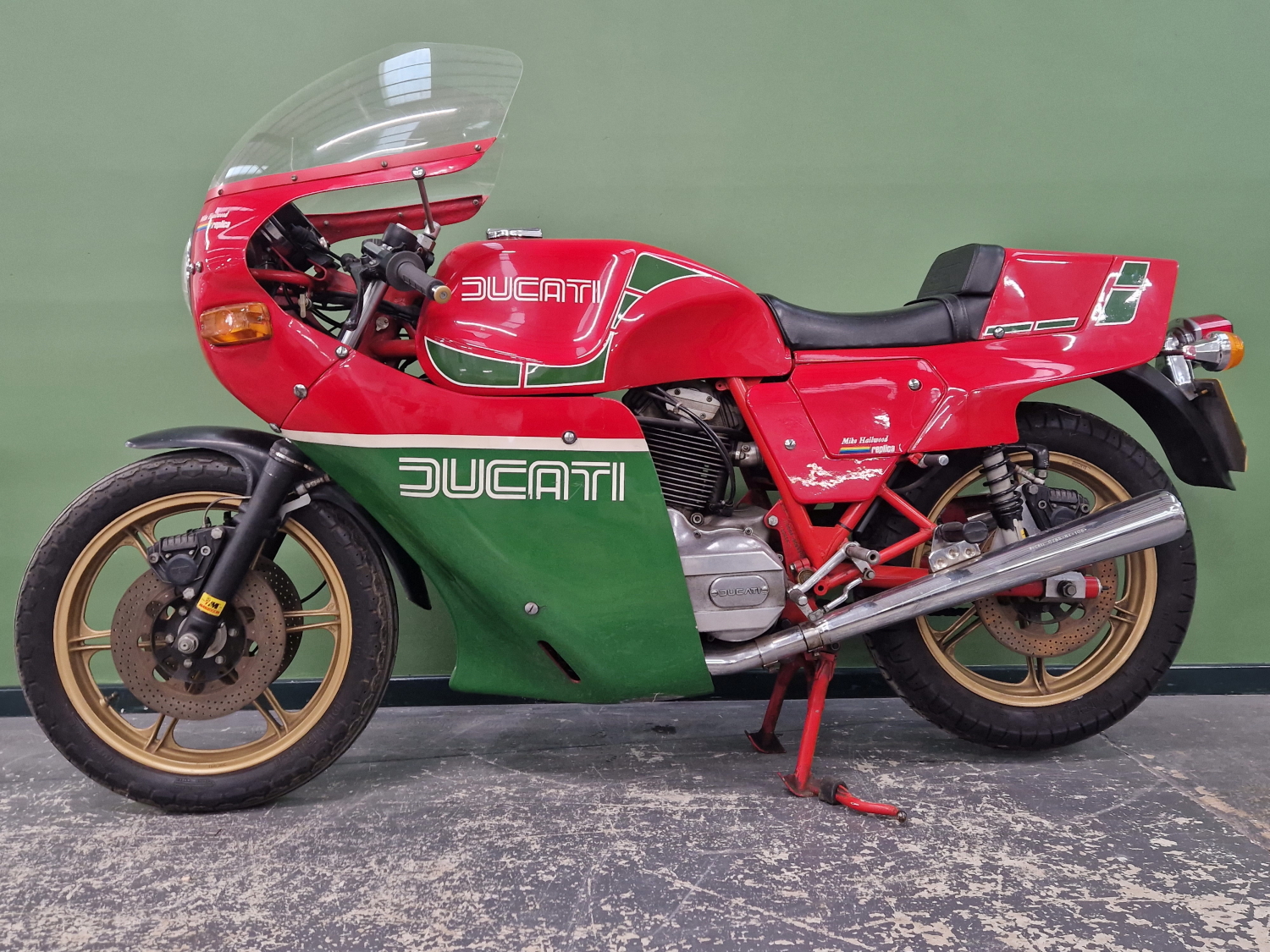 1982 DUCATI 900 MIKE HAILWOOD REPLICA ( FACTORY) WPB 595Y- AN EXCEPTIONAL LOW MILEAGE MACHINE WITH - Image 2 of 2