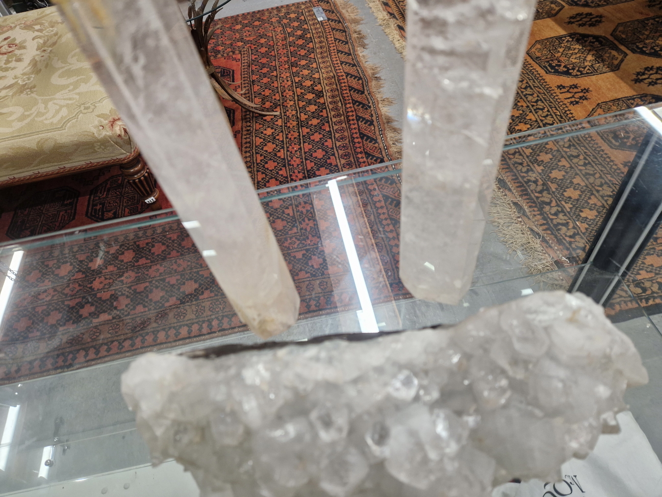 A PAIR OF CUT ROCK CRYSTAL OBELISK TOGETHER WITH A NATURAL CRYSTAL FORMATION - Image 7 of 8