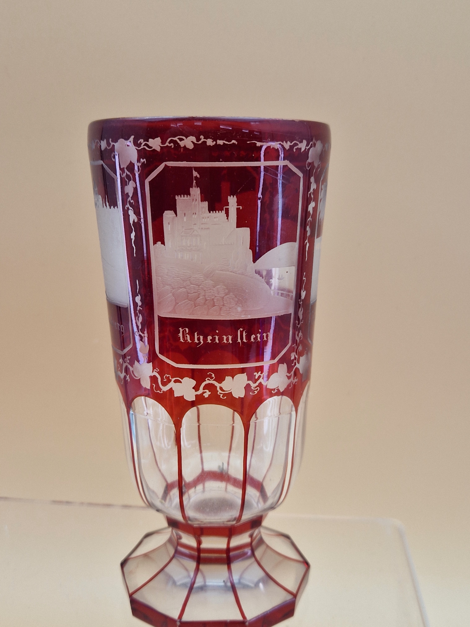 A PAIR OF BOHEMIAN RUBY OVERLAY VASES ENGRAVED WITH VIEWS OF RHEINSTEIN, JOHANNESBERG AND OTHER - Image 9 of 16