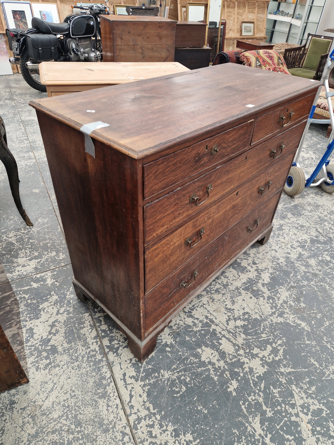 A 19th C. OAK CHEST OF TWO SHORT AND THREE GRADED LONG DRAWERS ON BRACKET FEET. W 123 x D 56 x H - Image 3 of 6