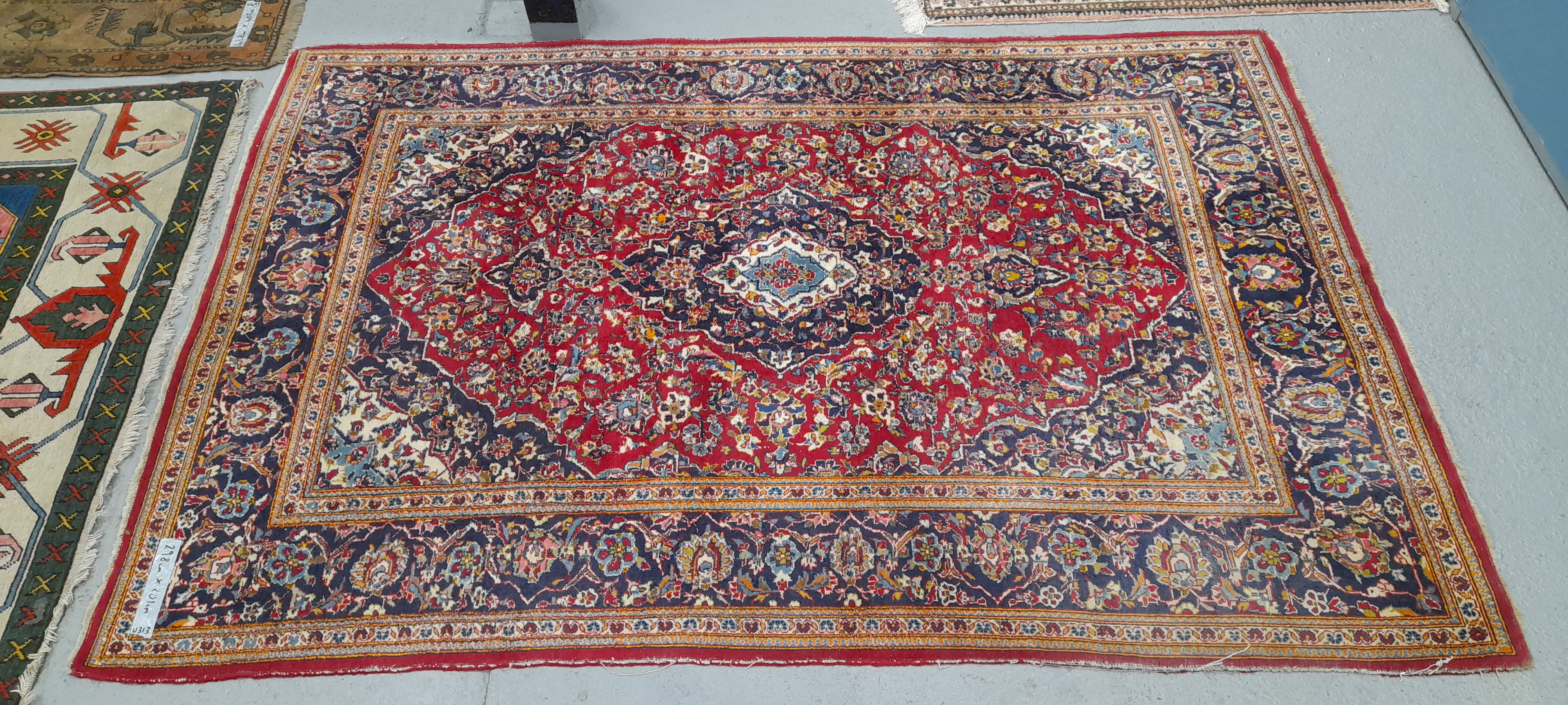 A PERSIAN CARPET OF CLASSIC DESIGN 298 x 201 cm