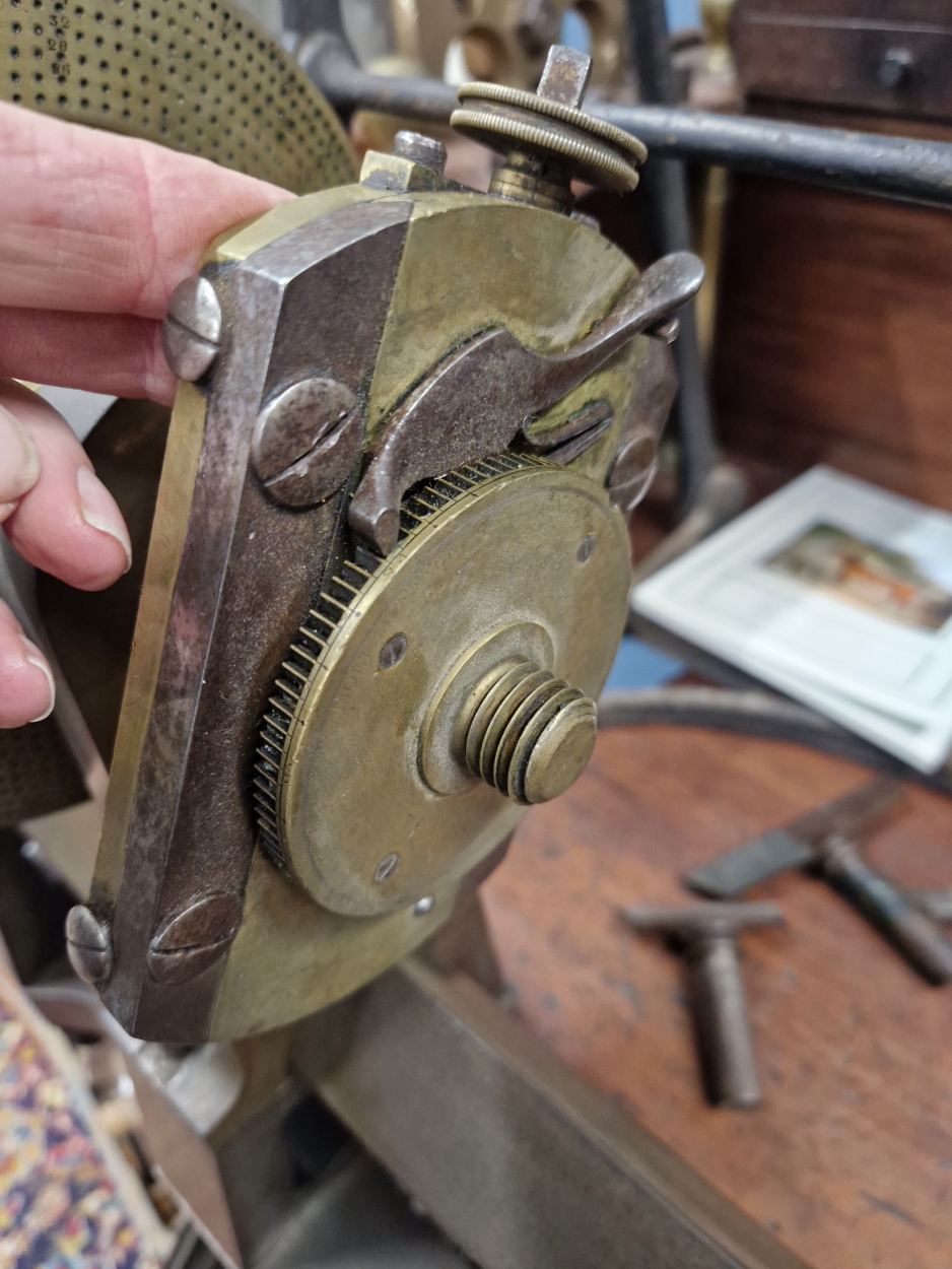 A RARE MID 19TH CENTURY BRASS AND IRON ORNAMENTAL TURNING LATHE SIGNED C. RICH, 44 DENMARK STREET - Image 5 of 77