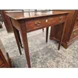 AN 18th C. OAK SIDE TABLE WITH A SINGLE DRAWER ABOVE THE TAPERING SQUARE SECTION LEGS