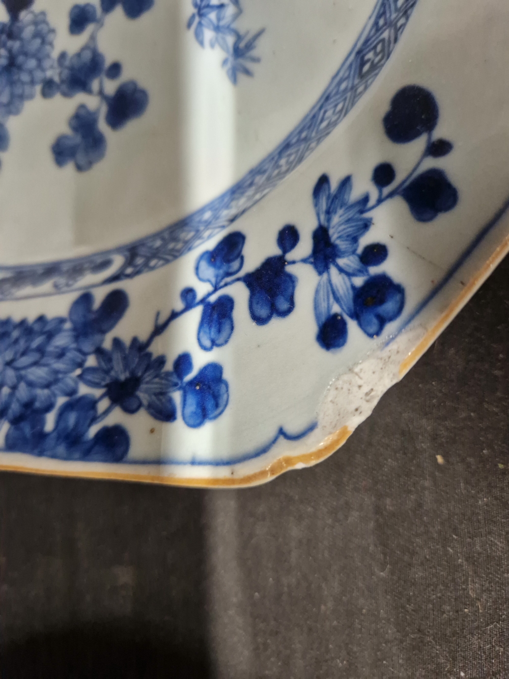 AN 18th C. CHINESE BLUE AND WHITE PLATTER, TWO PLATES, A FAMILLE ROSE PLATE, TWO BOWLS, A SPOON, A - Image 7 of 29