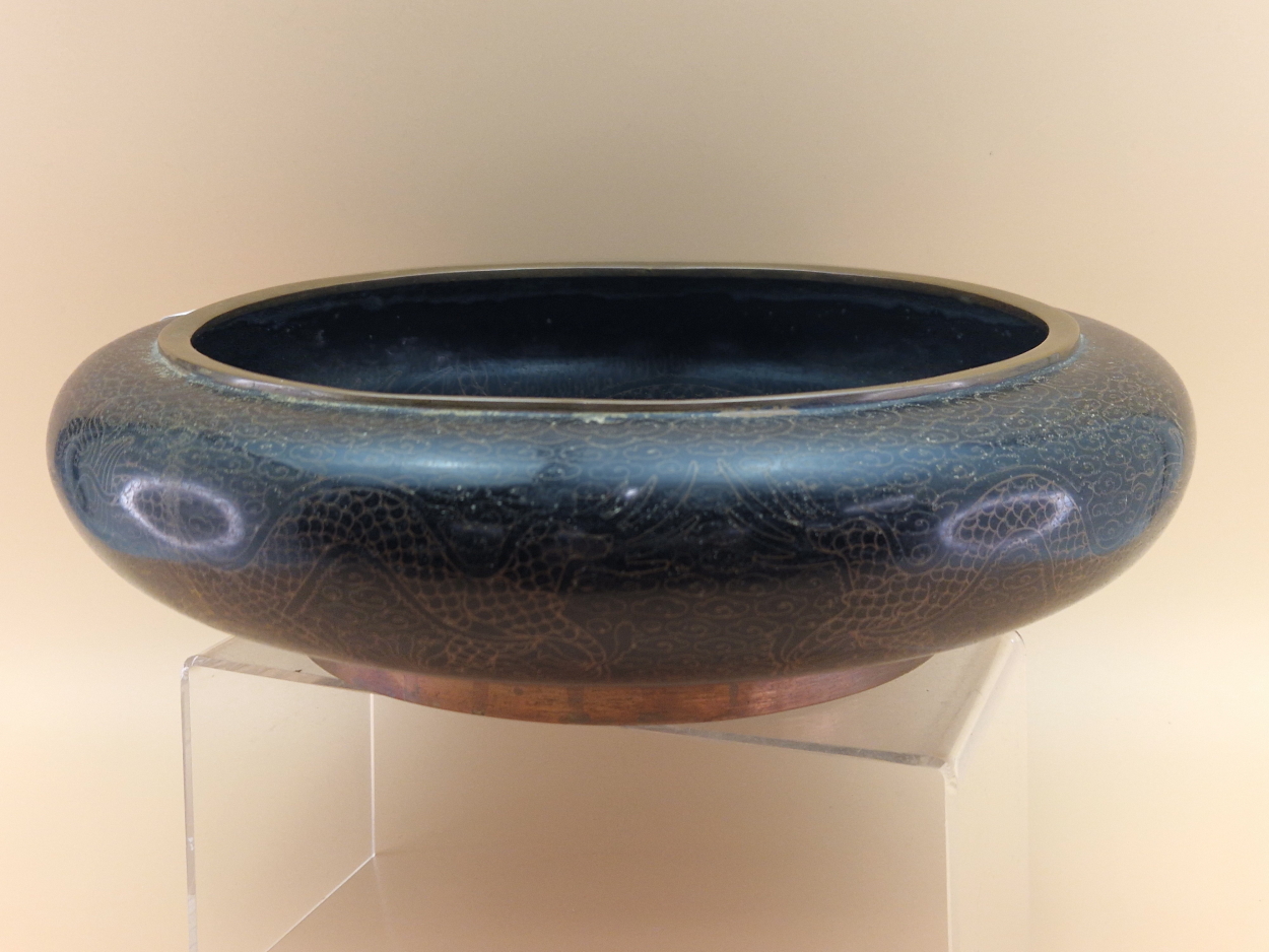 A CHINESE BLACK CLOISONNE SHALLOW BOWL, THE INTERIOR WORKED WITH A DRAGON AND FLAMING PEARL. Dia. - Image 3 of 6