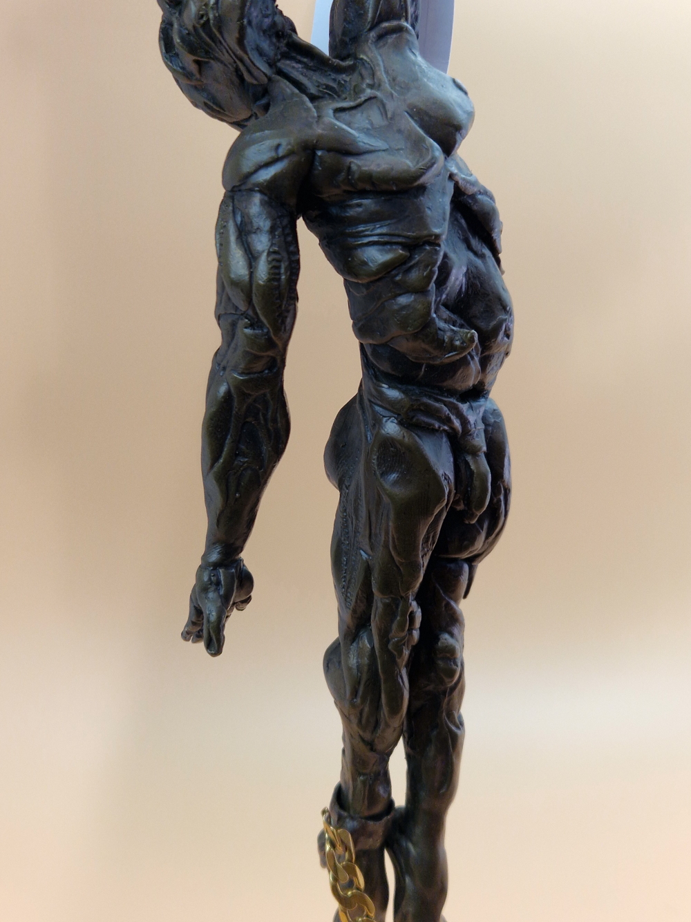 FELIPE GONZALEZ, A CONTEMPORARY BRONZE FIGURE OF A NAKED DIVER, A MANACLE ON HIS LEFT WRIST - Image 3 of 8
