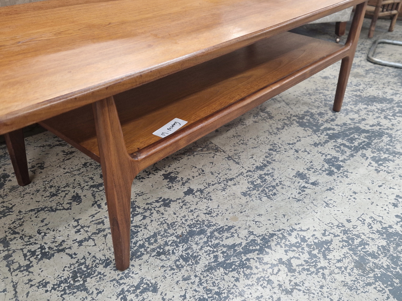 A VINTAGE MID CENTURY TEAK COFFEE TABLE WITH UNDER TIER. - Image 2 of 2
