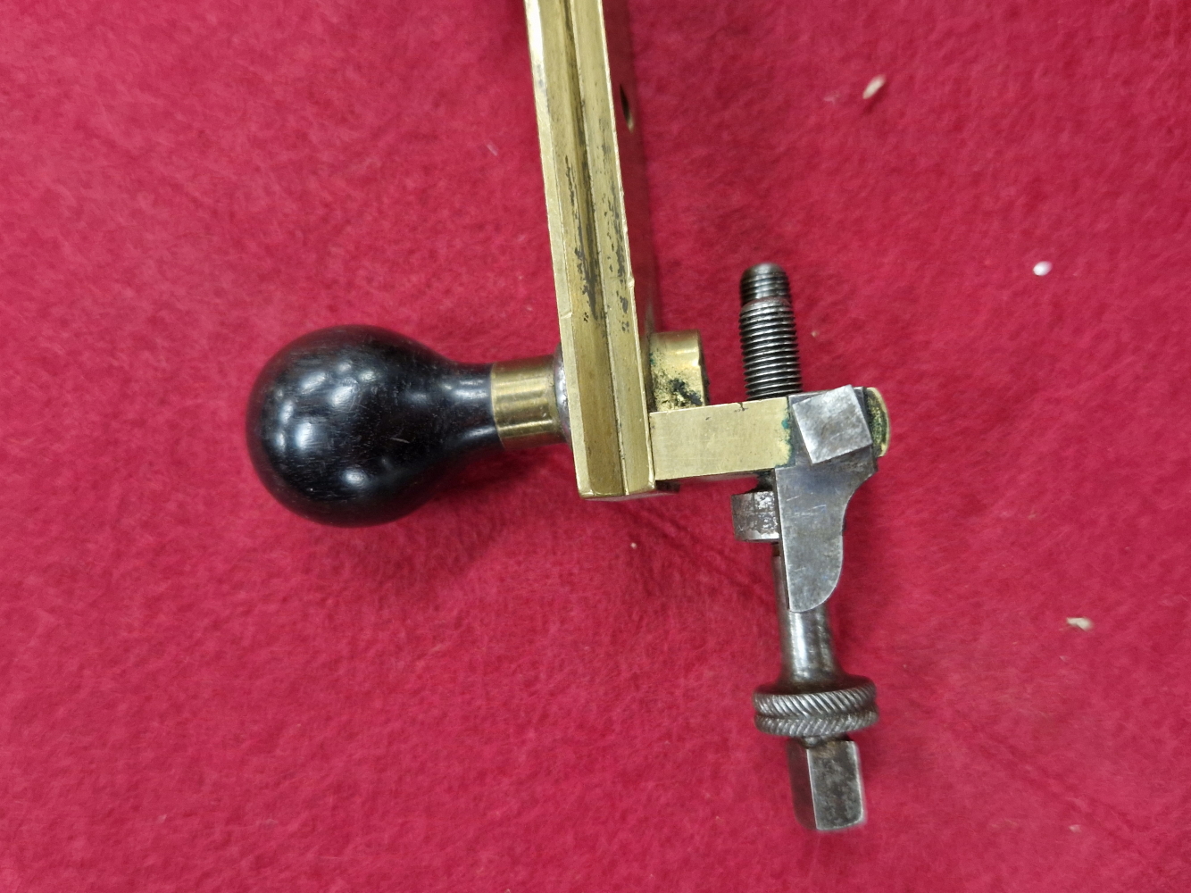 A RARE MID 19TH CENTURY BRASS AND IRON ORNAMENTAL TURNING LATHE SIGNED C. RICH, 44 DENMARK STREET - Image 33 of 77