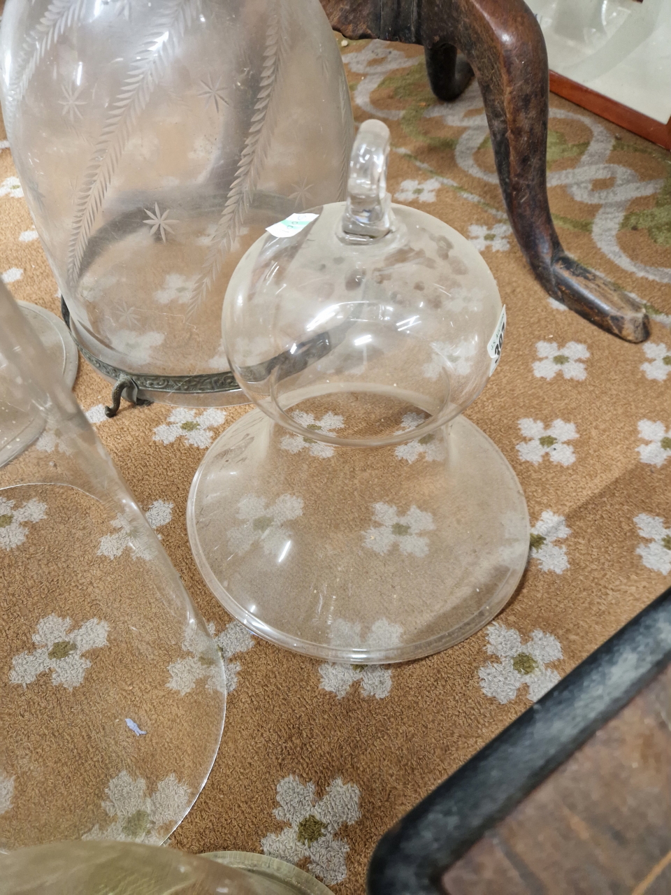 TWO CLEAR GLASS BELL SHAPED LIGHT SHADES, TWO DOME SHAPED CEILING BOWLS TOGETHER WITH A GLASS DOME - Image 3 of 3