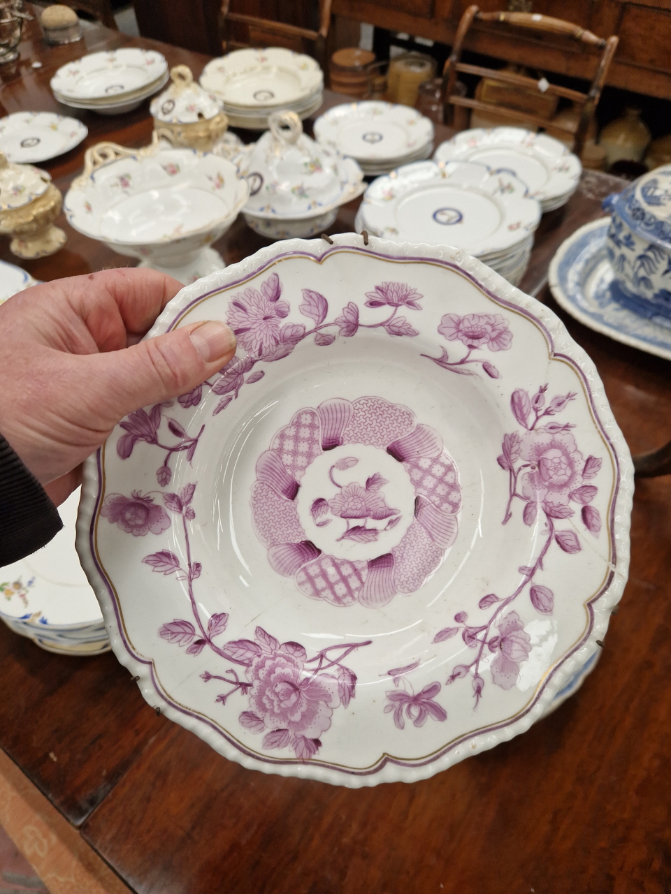 A WILLOW PATTERN SOUP TUREEN AND COVER, A BLUE AND WHITE PLATTER, TWO BLUE AND WHITE SOUP PLATES AND - Image 8 of 8