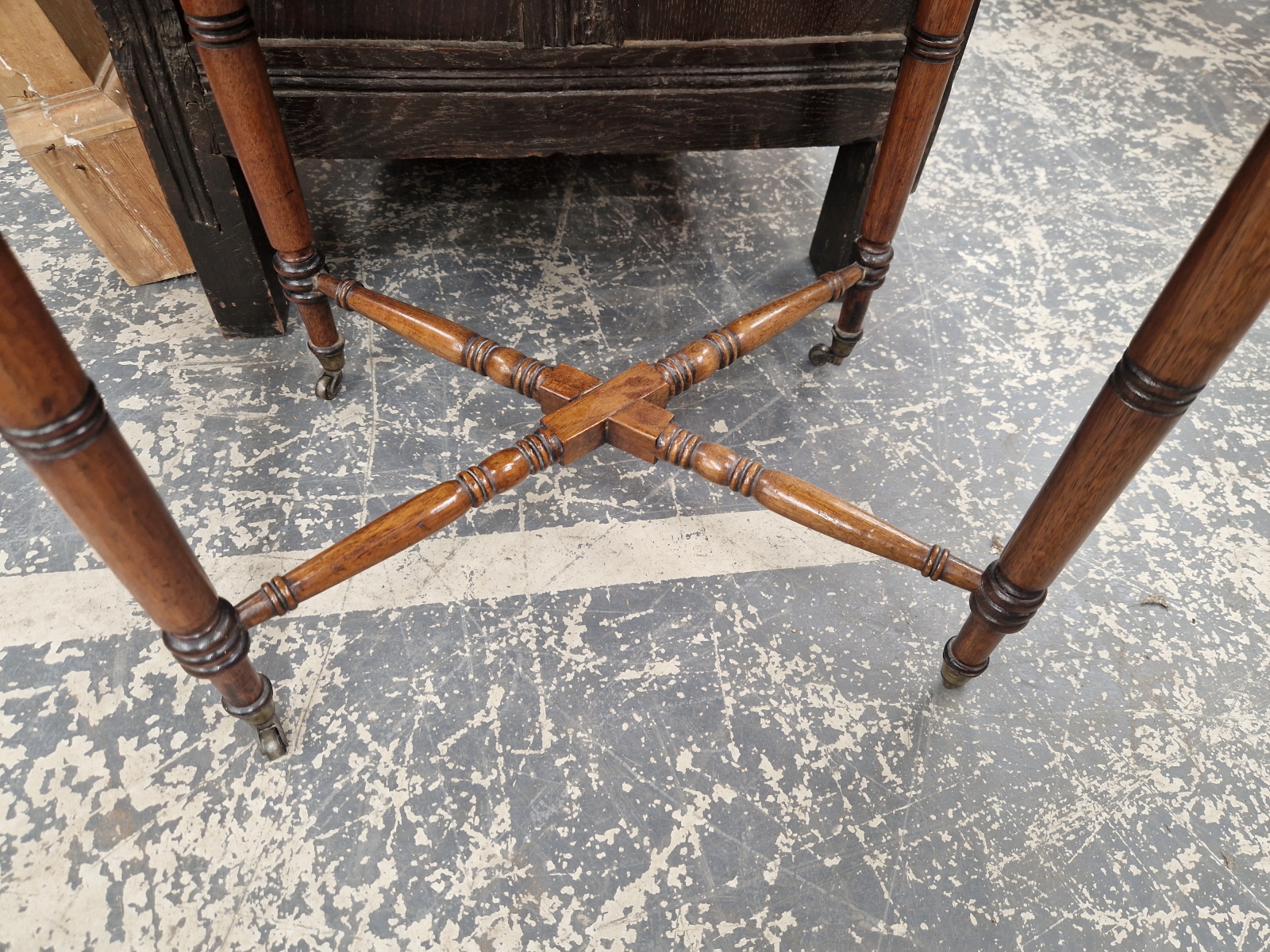 A 19th C. CROSS BANDED AND EBONY LINE INLAID MAHOGANY BOW FRONT SIDE TABLE WITH TWO DRAWERS ABOVE - Image 5 of 5