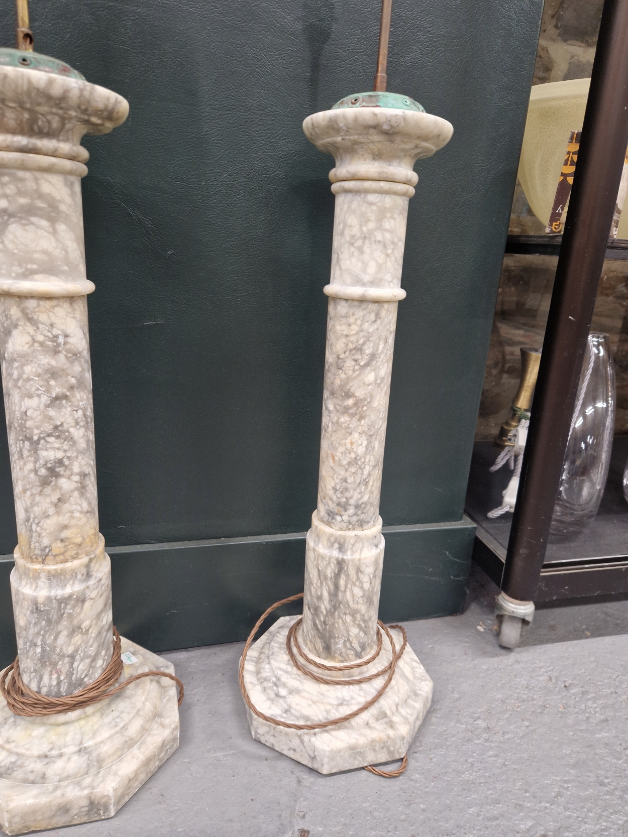 A PAIR OF PINK TINGED MOTTLED ALABASTER LAMPS, THE CYLINDRICAL COLUMNS RAISED ON OCTAGONAL FEET. H - Image 3 of 5