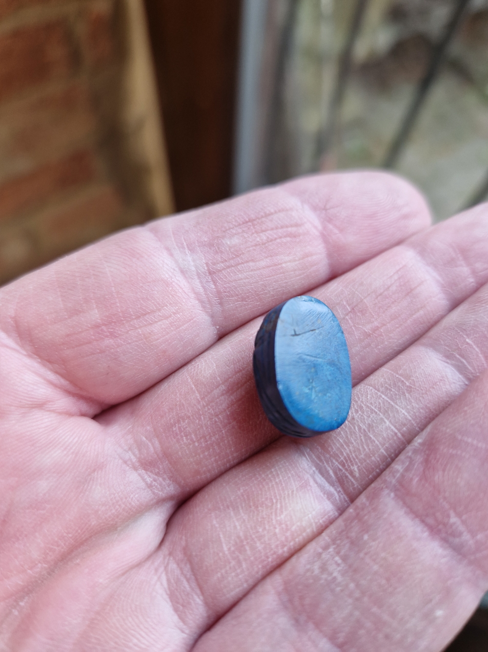 FOUR EGYPTIAN SCARABS IN CORNELIAN, LAPIS LAZULI, TURQUOISE AND GREENSTONE - Bild 18 aus 33