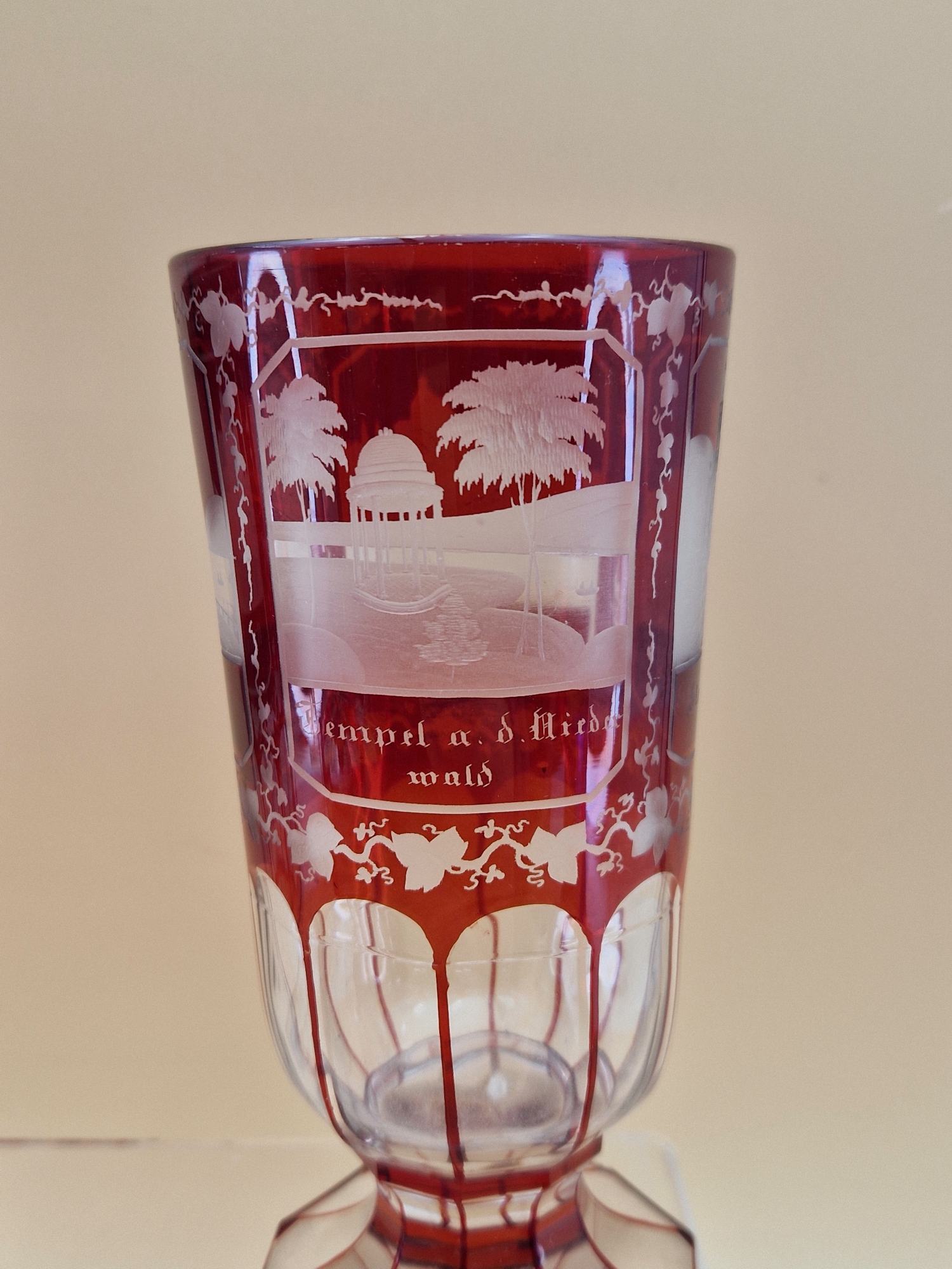 A PAIR OF BOHEMIAN RUBY OVERLAY VASES ENGRAVED WITH VIEWS OF RHEINSTEIN, JOHANNESBERG AND OTHER - Image 5 of 16