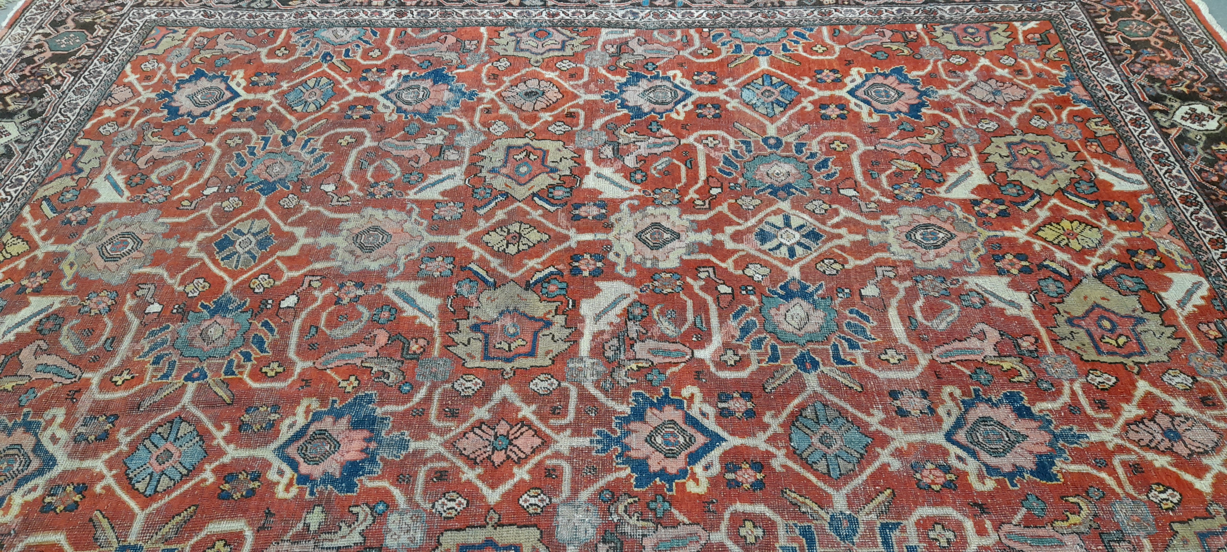 AN ANTIQUE PERSIAN MAHAL CARPET 376 x 283cm. - Image 2 of 4