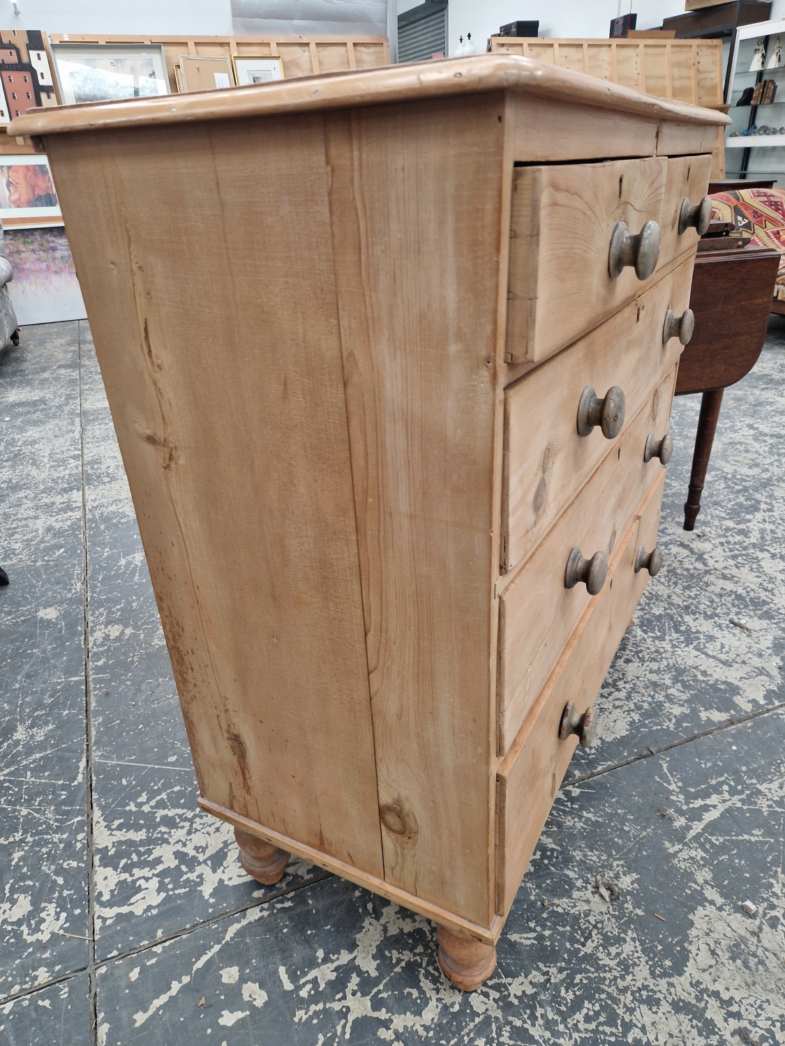 A VICTORIAN PINE CHEST OF TWO SHORT AND THREE GRADED LONG DRAWERS ON SHORT BALUSTER TURNED LEGS - Image 5 of 8