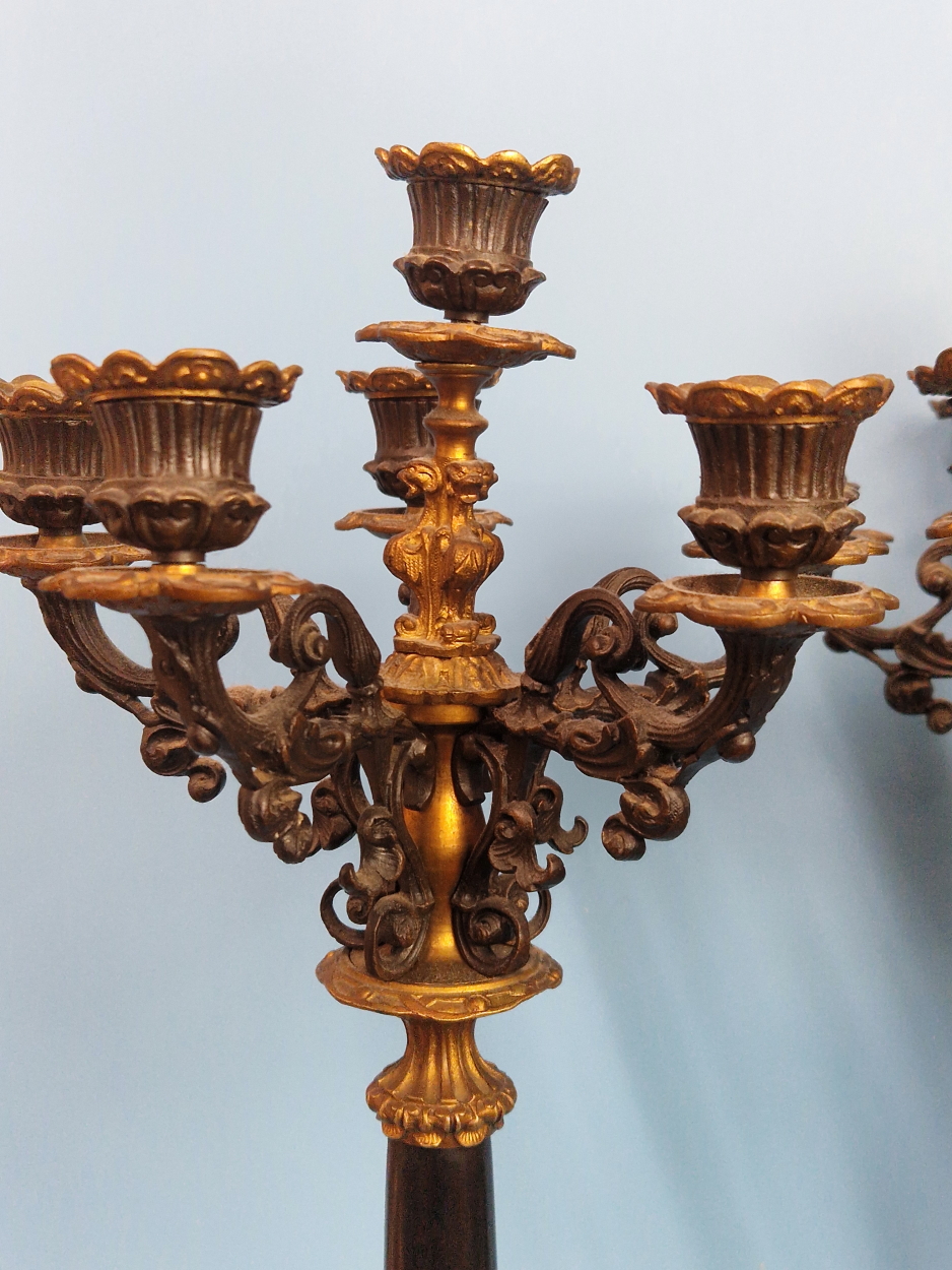 A PAIR OF 19th C. ORMOLU, BRONZE AND BLACK SLATE FIVE LIGHT CANDELABRA SUPPORTED ON TRIPARTITE - Image 5 of 8