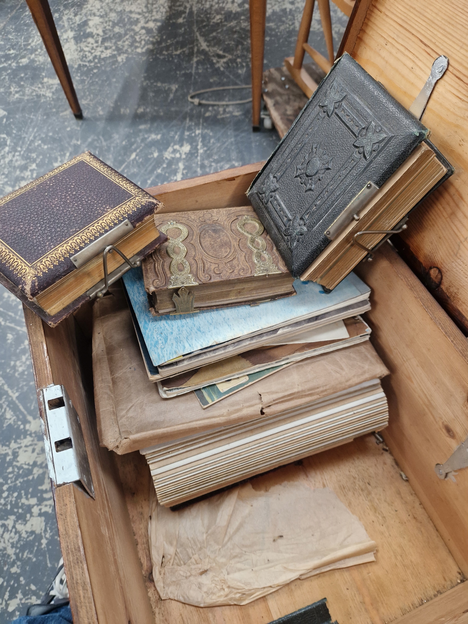 A STAINED PINE BOX WITH SILVERED IRON HANDLES AND CONTAINING LATE VICTORIAN PHOTOGRAPH ALBUMS AND - Image 2 of 5