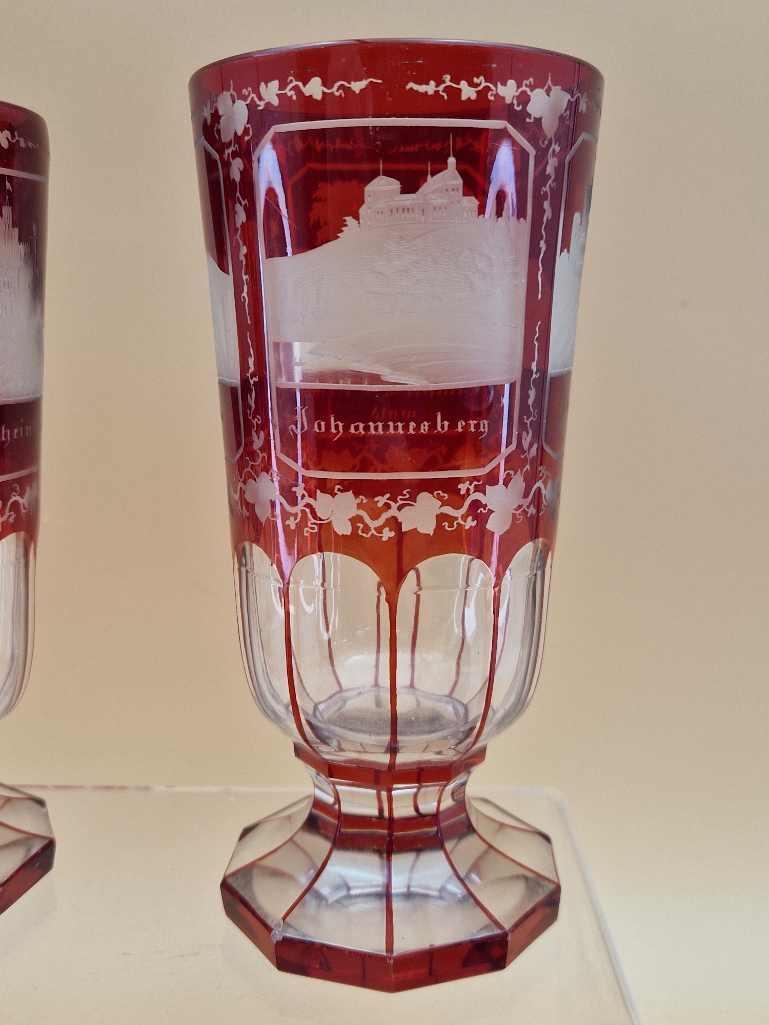 A PAIR OF BOHEMIAN RUBY OVERLAY VASES ENGRAVED WITH VIEWS OF RHEINSTEIN, JOHANNESBERG AND OTHER - Image 2 of 16