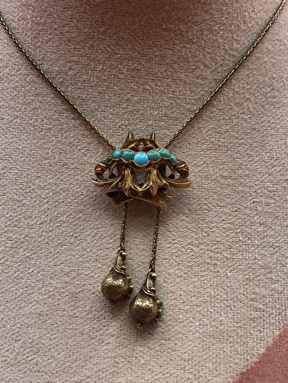 AN ANTIQUE VICTORIAN TURQUOISE SET LARIET NECKLACE WITH A SMALL REVERSE GLAZED MEMORIAL PANEL. - Image 2 of 6