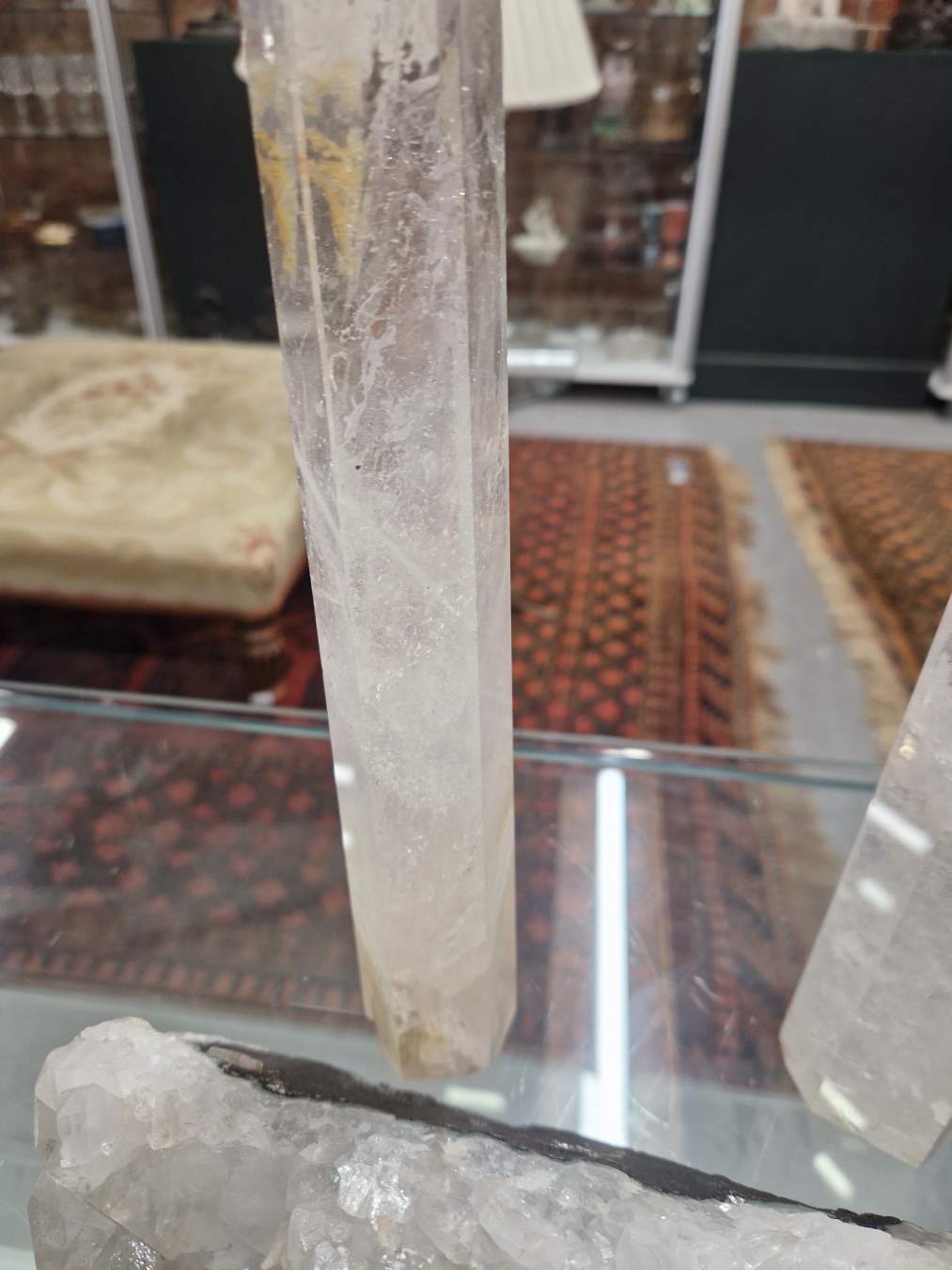 A PAIR OF CUT ROCK CRYSTAL OBELISK TOGETHER WITH A NATURAL CRYSTAL FORMATION - Image 4 of 8