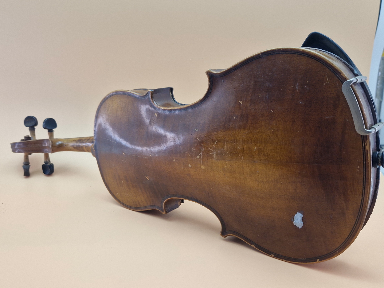 A VIOLIN AND BOW, THE BACK OF THE FORMER. 34CMS. - Image 8 of 8