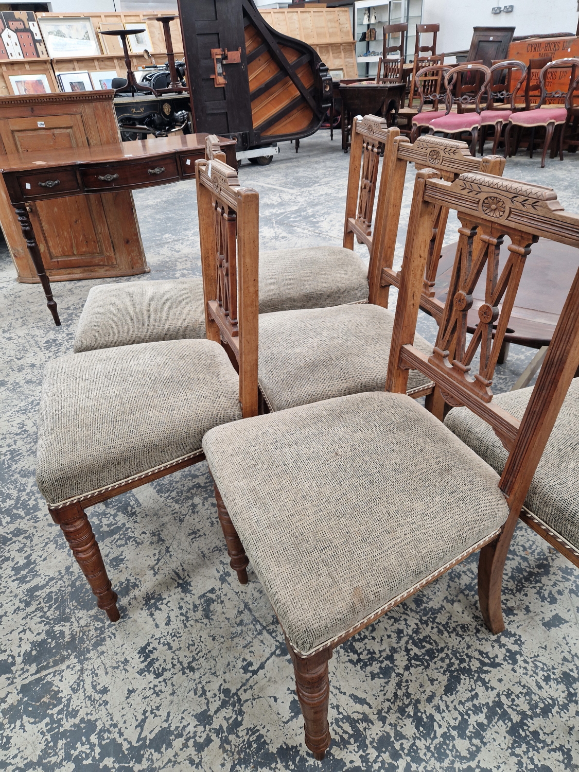 A SET OF SIX LATE VICTORIAN WALNUT SALON SIDE CHAIRS. - Image 5 of 6