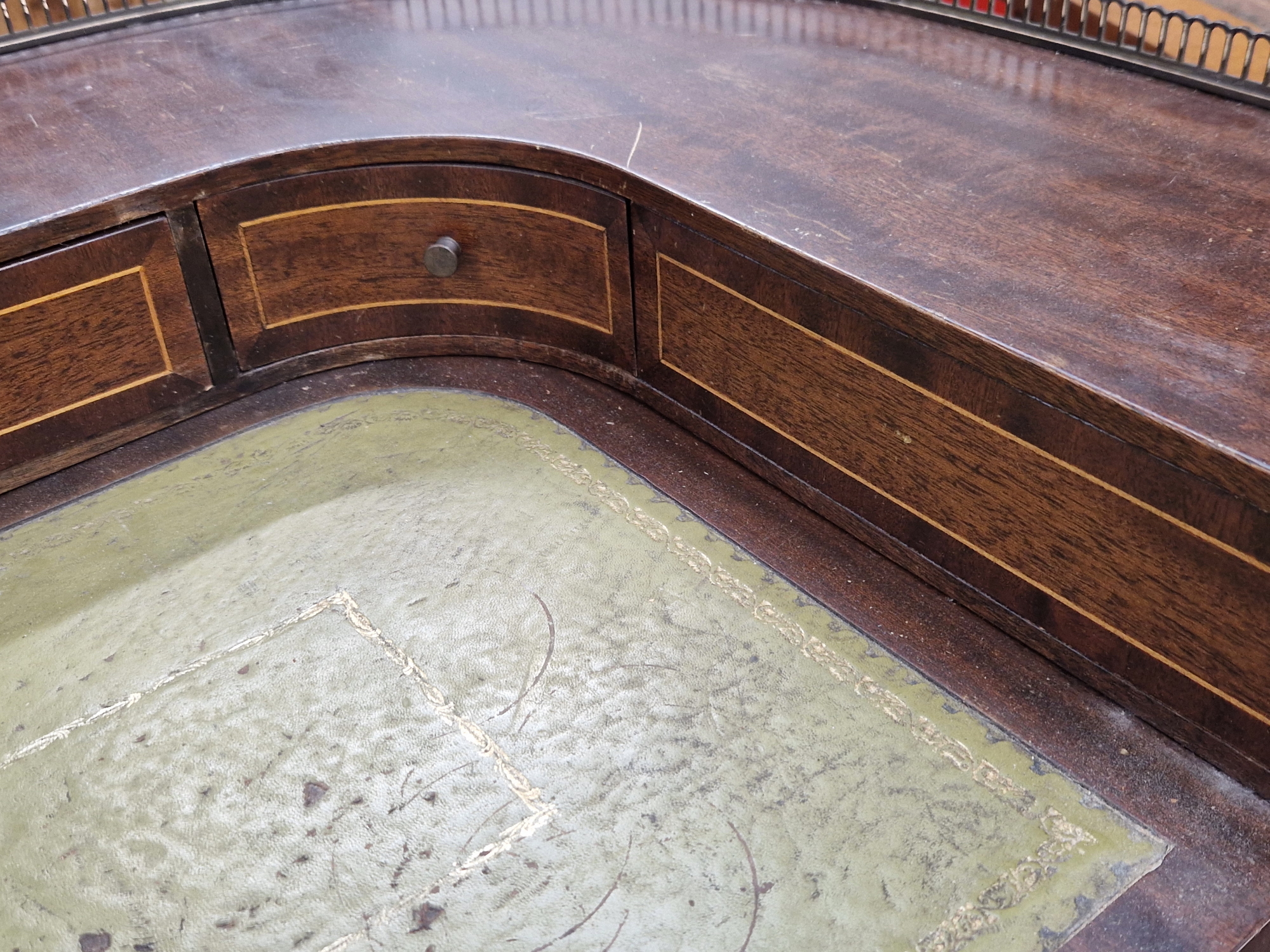 A MAHOGANY CARLTON HOUSE DESK, THE GALLERIED BACK ABOVE FIVE LINE INLAID DRAWERS BEFORE THE GREEN - Image 6 of 10
