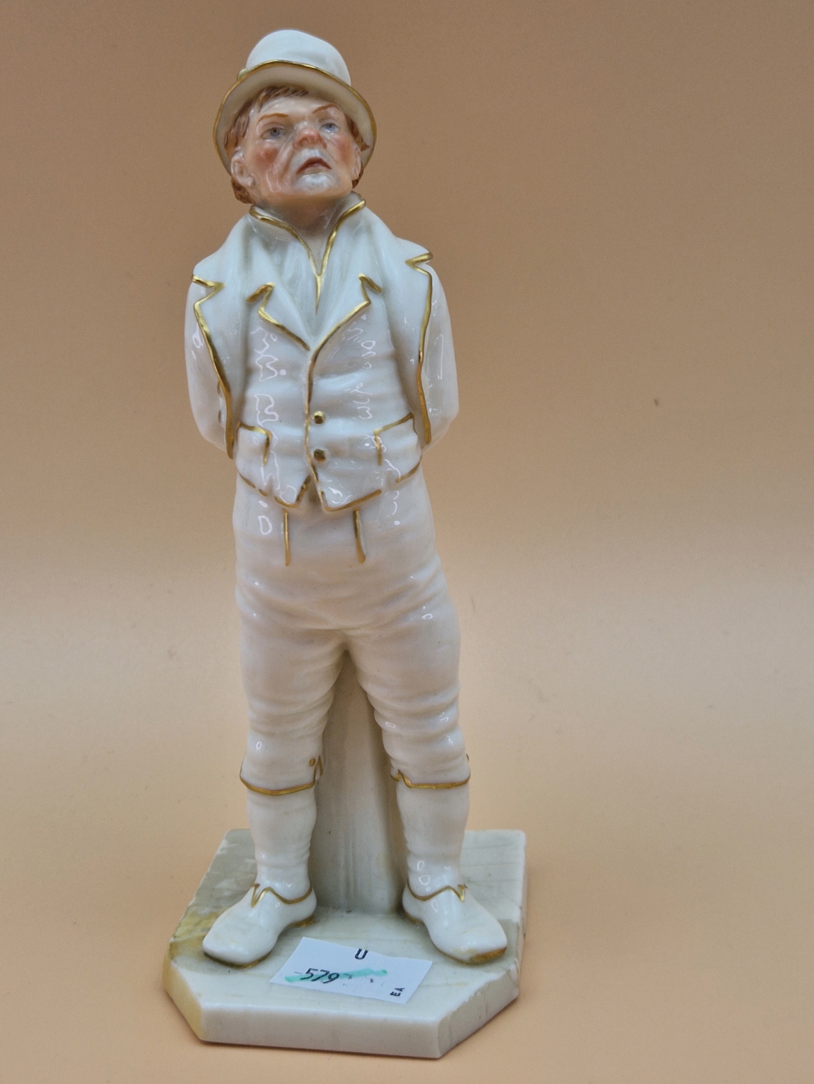 A VICTORIAN ROYAL WORCESTER FIGURE OF A BOY SEATED ON A BRANCH OVERLOOKING A GILT EDGED BASKET. W - Image 6 of 9