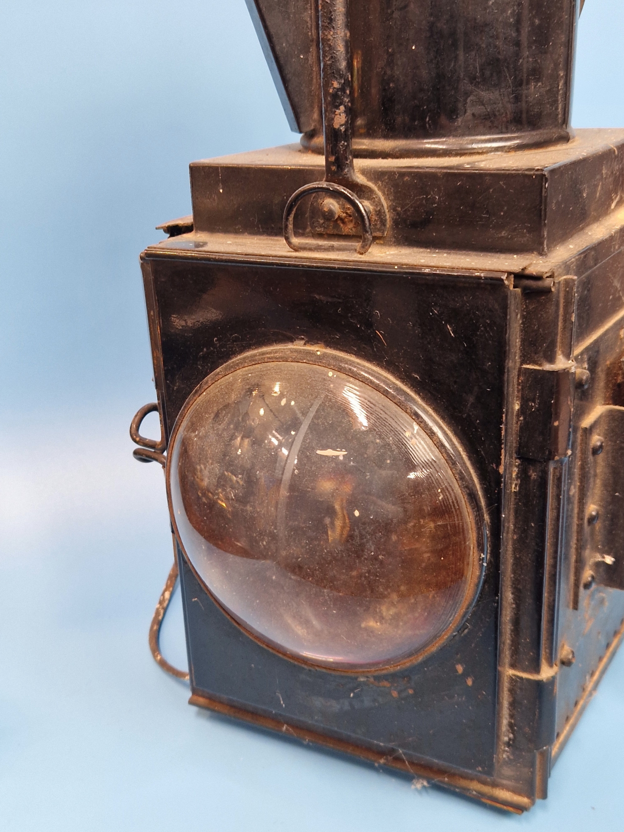 A BRITISH RAIL LANTERN WITH TWO WINDOWS OF CLEAR MAGNIFYING GLASS, NOW WITH AN ELECTRIC LIGHT - Image 2 of 3