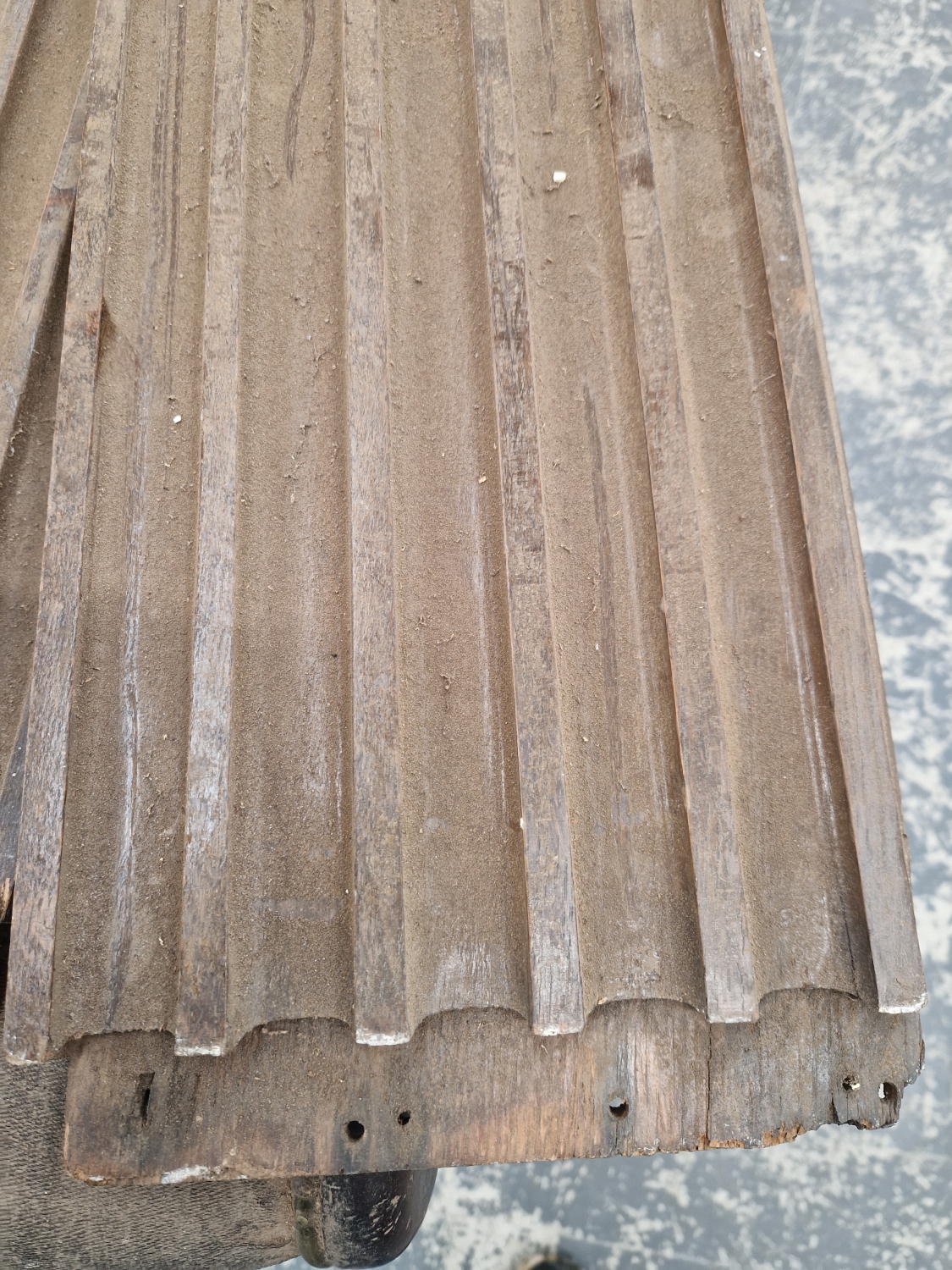 A PAIR OF OAK FLUTED PANELS OR PILASTERS. W 256cms. - Image 3 of 5