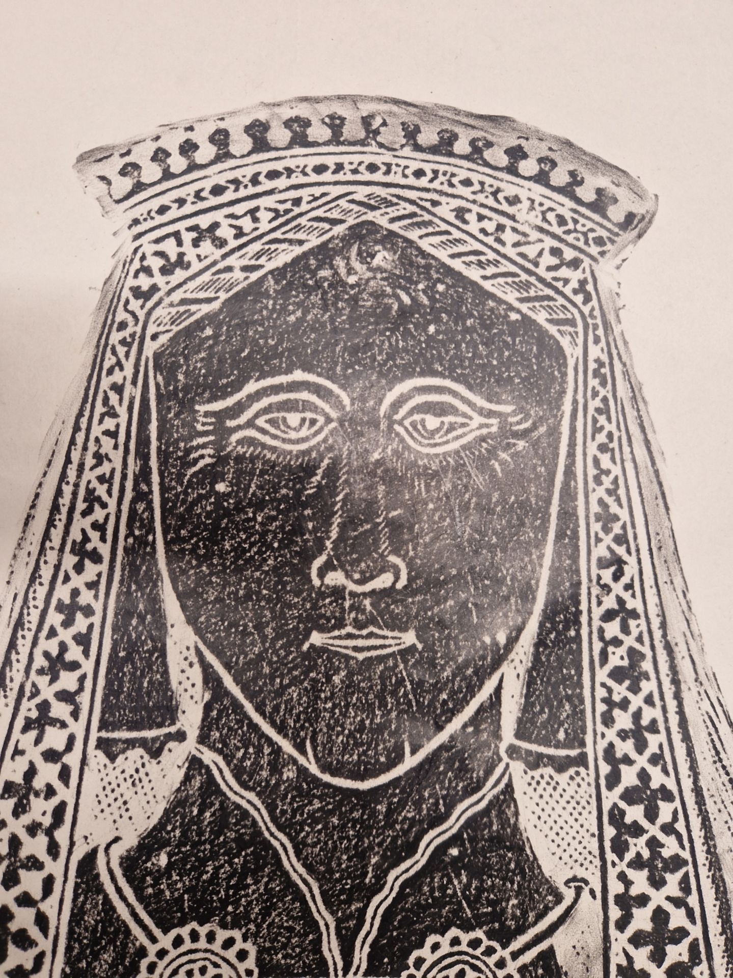 A LARGE BRASS RUBBING OF ELIZABETH DE VERE, COUNTESS OF OXFORD, FROM THE BRASS AT ST MARY'S - Image 6 of 12