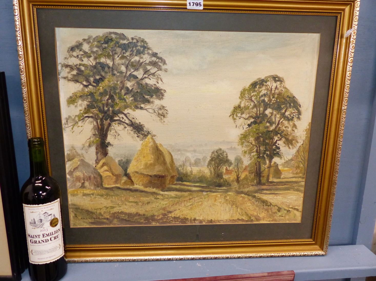R.W. LUCKHURST (20TH CENTURY), HAYSTACKS AND ELM TREES IN AN EXTENSIVE LANDSCAPE, SIGNED AND DATED - Image 3 of 5