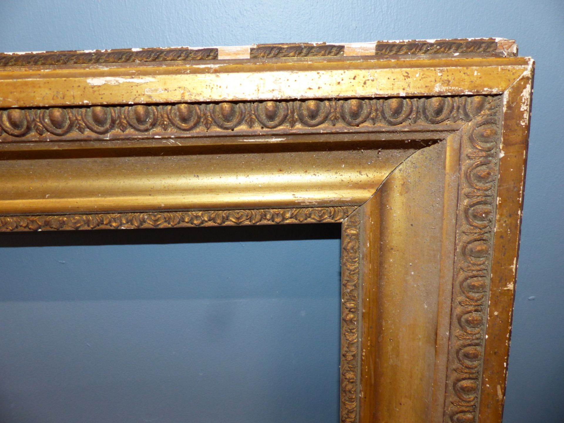 FOUR VARIOUS GILTWOOD AND GESSO PICTURE FRAMES, SIZES VARY. (4)