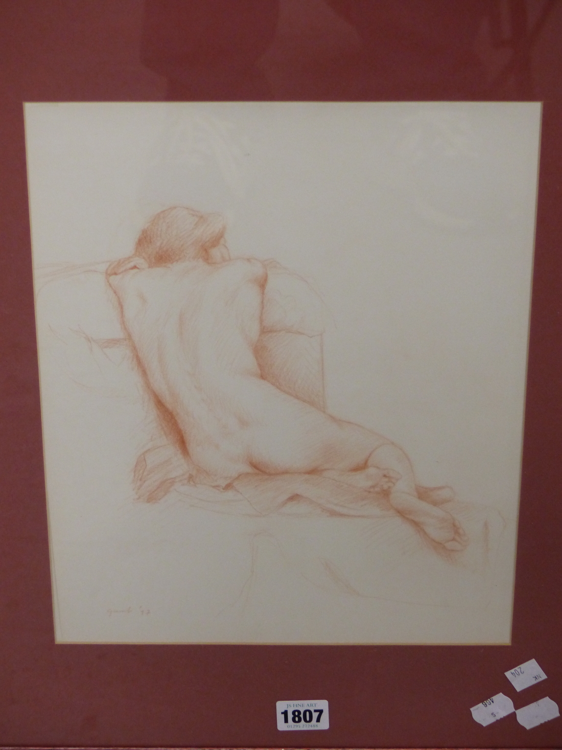 A LATE 20TH CENTURY RED CHALK STUDY OF A NUDE, INDISTINCTLY SIGNED (GUMB?) AND DATED '97, EXHIBITION - Bild 2 aus 10