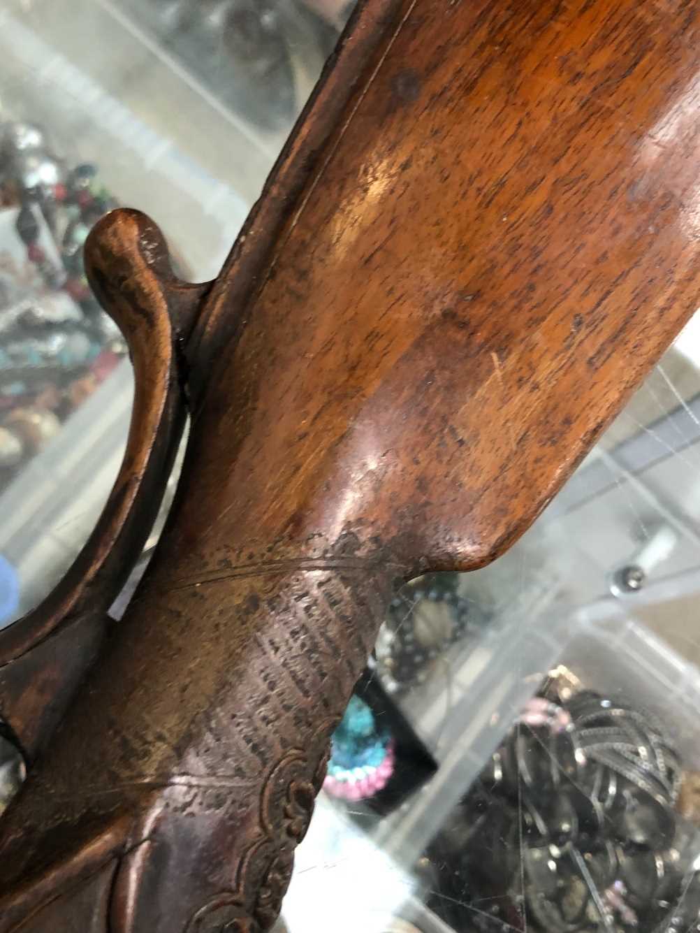 A rare north European antique double barrel flintlock sporting gun. The left hammer is missing the - Bild 25 aus 27