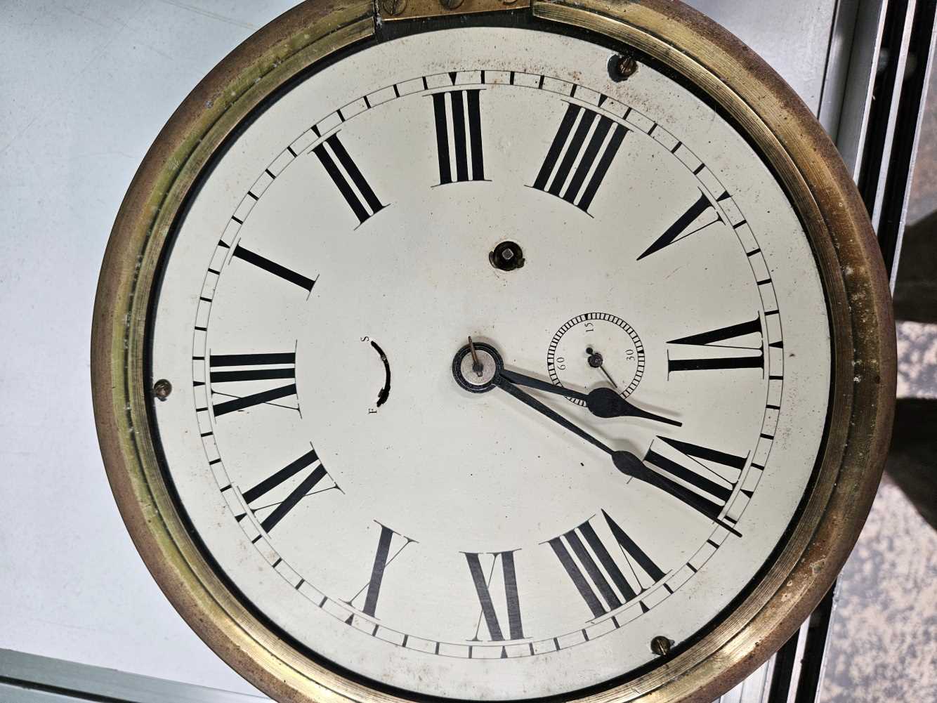 A bulkhead clock. - Image 3 of 13
