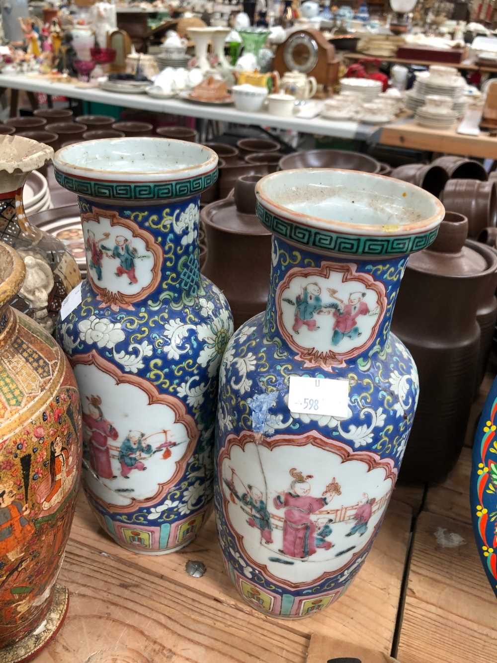 Chinese and Japanese vases, dishes and a figural lamp - Image 10 of 12