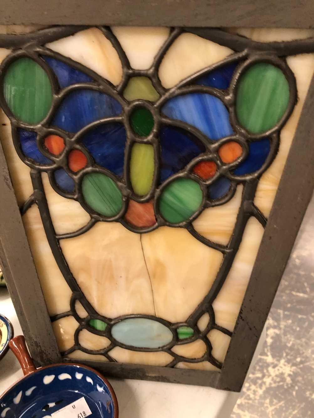 A lantern the leaded glass worked with butterflies There is a large pane cracked, which has been - Bild 6 aus 11