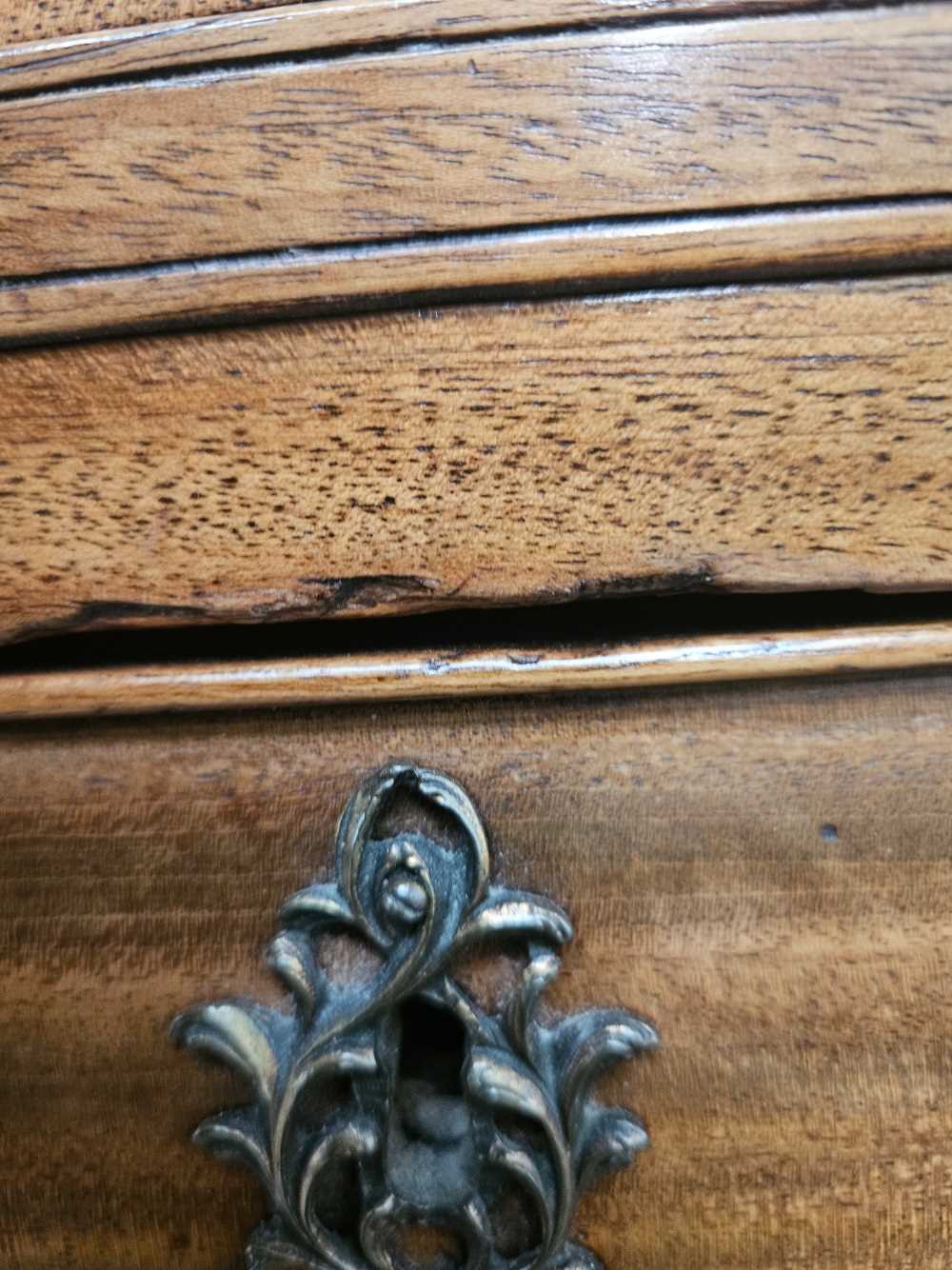 A Georgian mahogany chest on chest with brushing slide. - Image 10 of 25