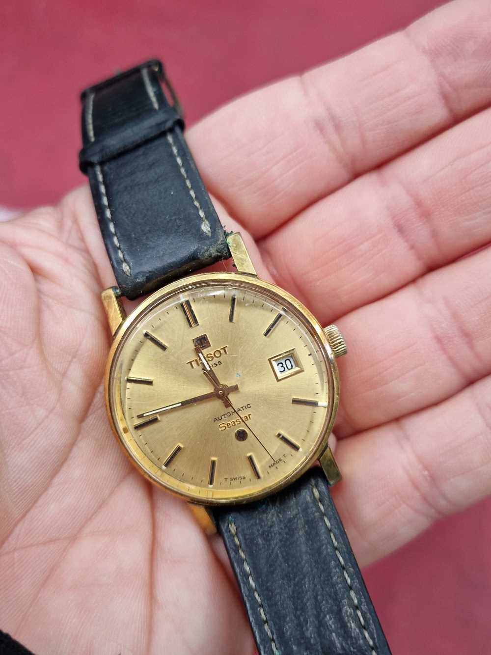 A gents Tissot automatic seastar wristwatch. The watch is running, no guarantee.