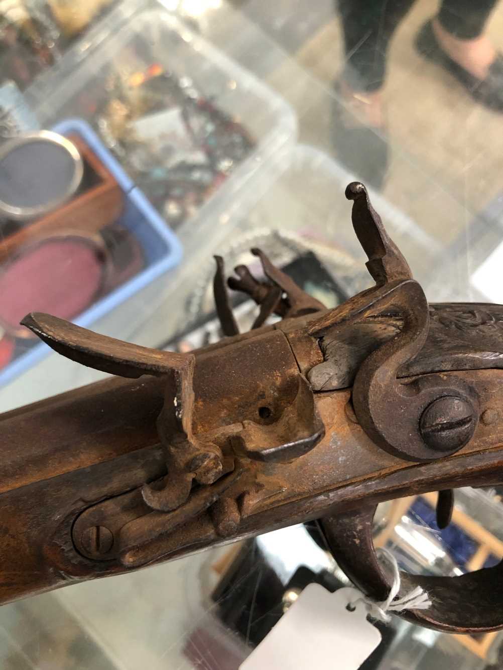 A rare north European antique double barrel flintlock sporting gun. The left hammer is missing the - Bild 2 aus 27