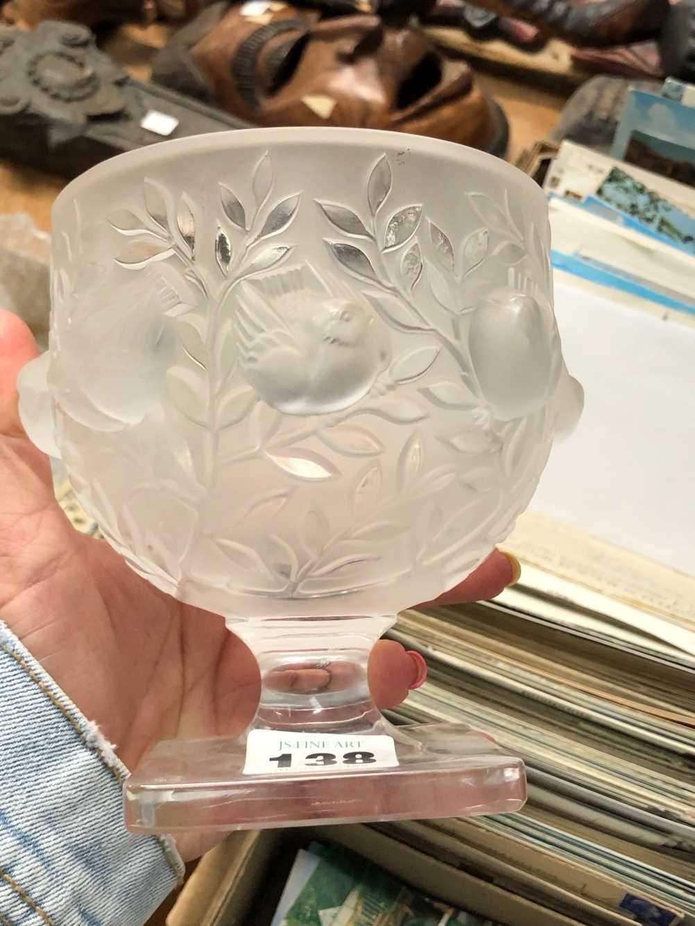 A Lalique Elisabeth pattern frosted glass vase moulded with songbirds amongst foliage together - Image 2 of 8