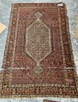 AN ANTIQUE PERSIAN FEREGHAN SAROUK RUG 200 x 134 cm.