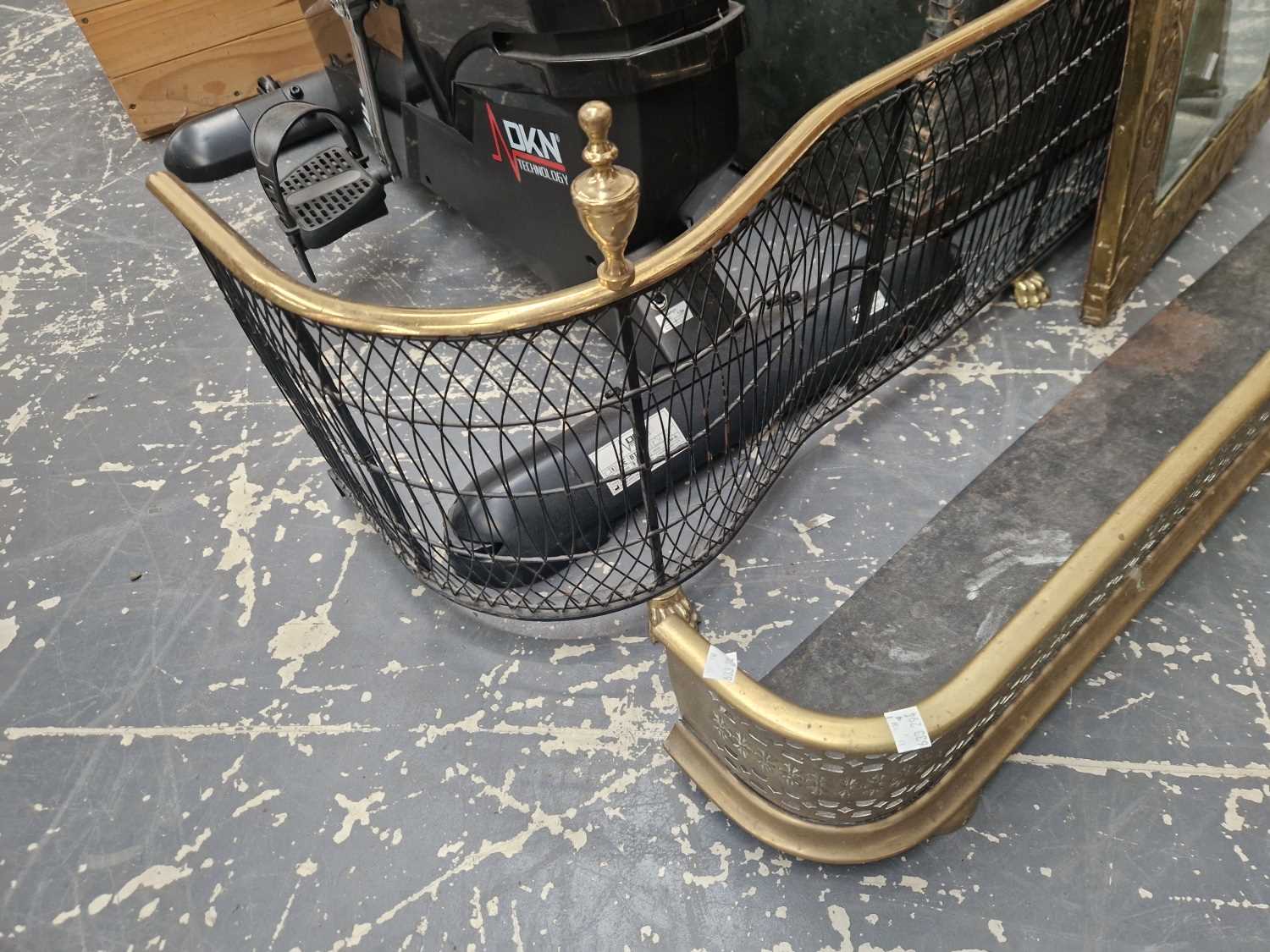 Arts and Crafts style brass wall mirror and two fire kerbs - Image 3 of 11