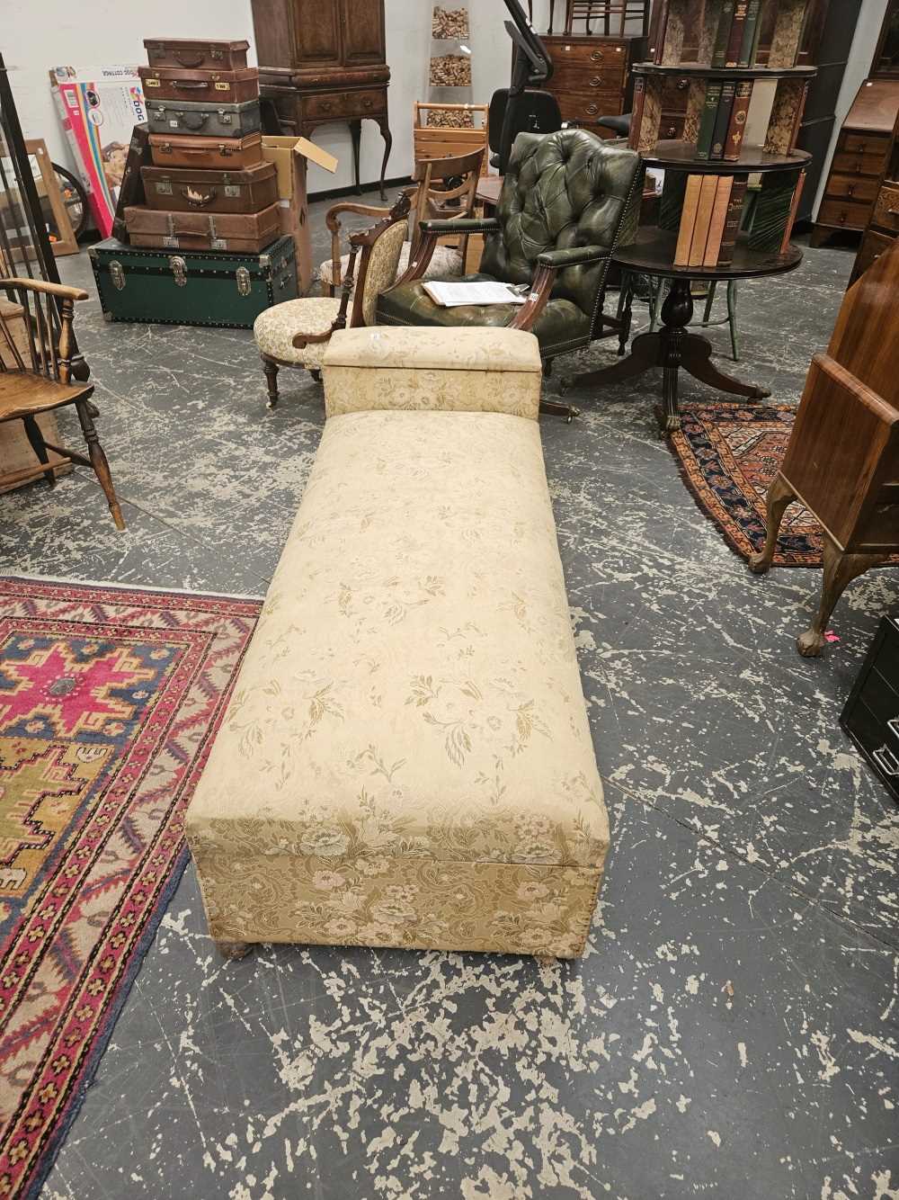 An antique box ottoman, H 57 L 175 D 65 cm. - Image 3 of 11