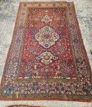 AN ANTIQUE PERSIAN ISFAHAN RUG 220 x 140 cm.