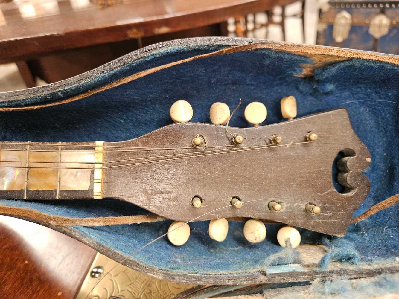 Antique mandolin for restroation with case. - Bild 3 aus 5