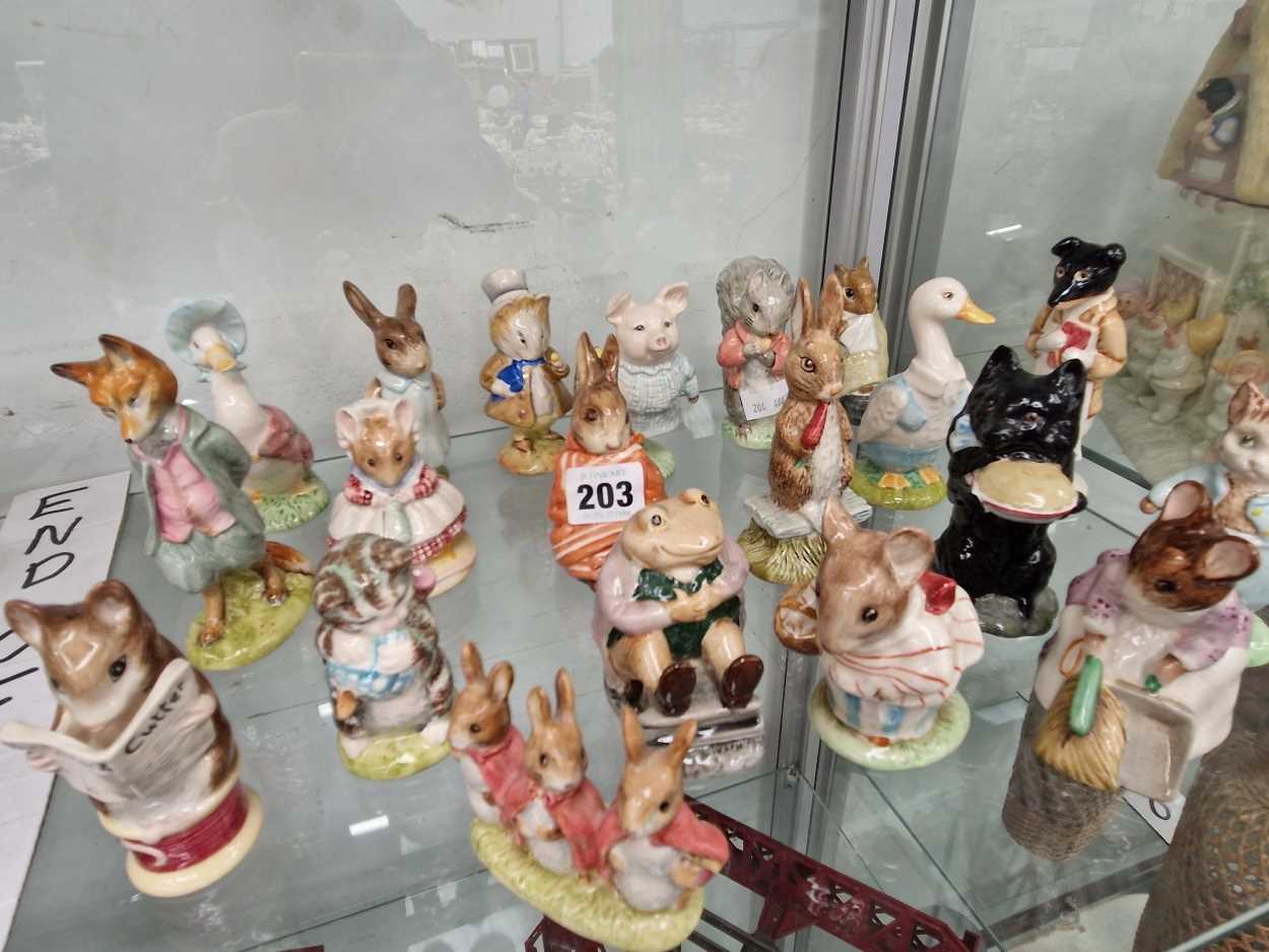 A collection of Beswick Beatrix Potter figures £35 plus vat to post in the UK good condition